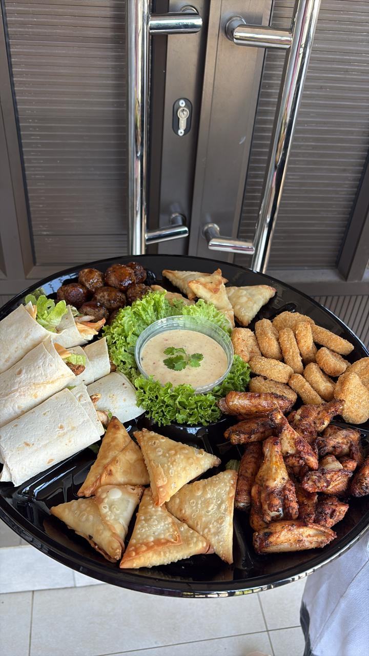 Party platter catering in Barberton with wraps, samoosas, meatballs, nuggets and wings